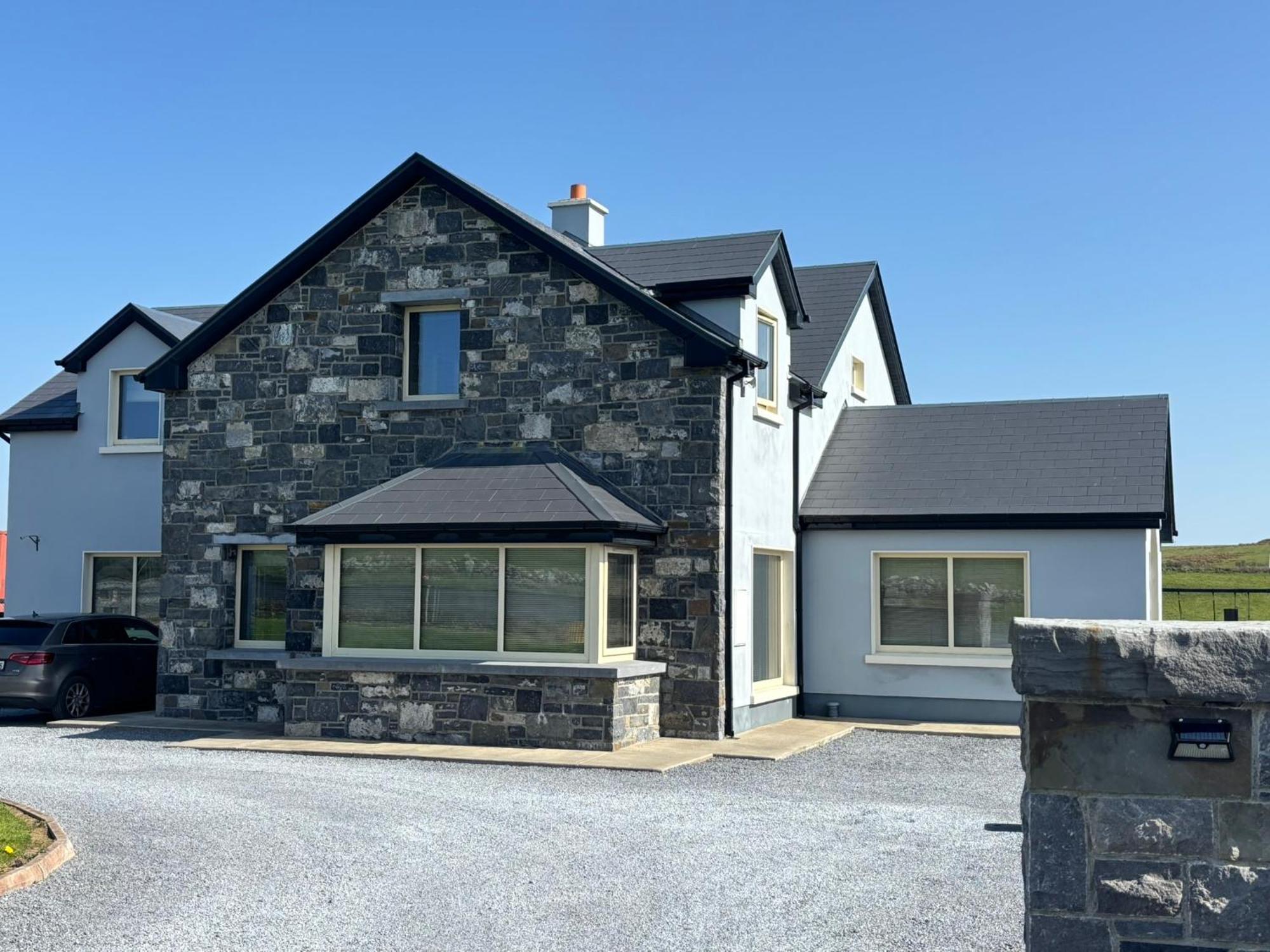 Doolin Village Accomodation Eksteriør billede